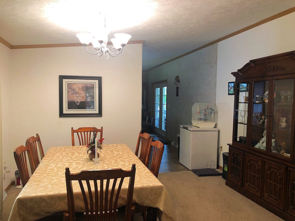 8 N. Evergreen living room pine view terrace Pine View